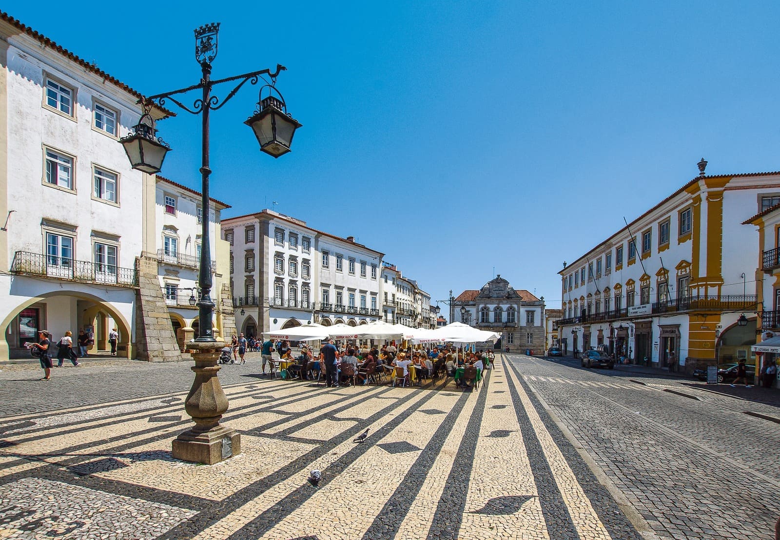 Évora